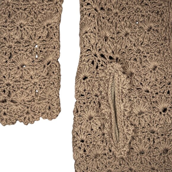 ornate long knitted cardigan with buttons and pockets - Picture 4 of 6